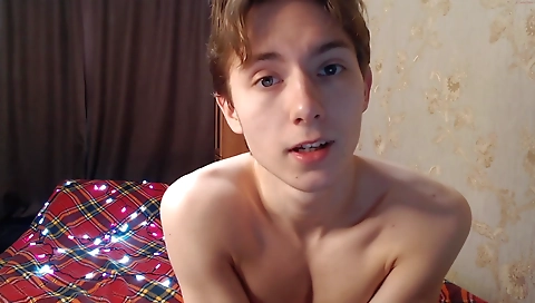 She's a littleymoi and ready to orgasm