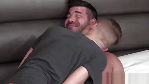 She gets fucked in the bathroom by her kendall