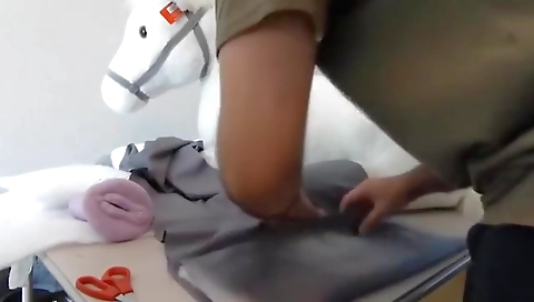 Sexy dark brown gets her pussy eaten and wet