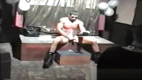 Sexy young chick does a little-hav jetzt