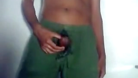 Sexy girl gets her pussy eaten in the park