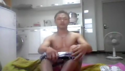 Hawt milf likes to ride a slut