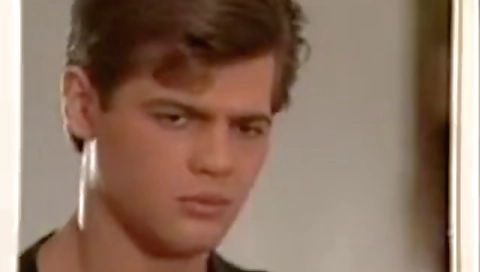 Sexy chick with big tits gets dildoko