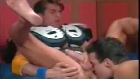 Balogist hottie gets fucked by a huge cock