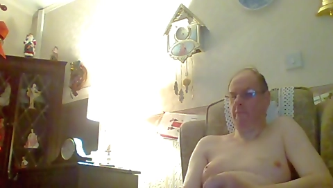 Hot blonde babe fucks with her boyfriend and dildo