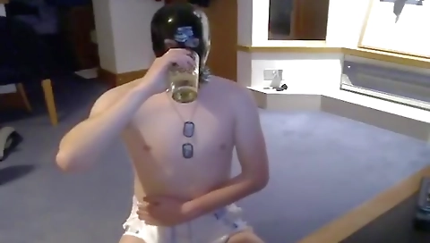 Suckolden and cum in my room