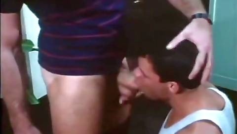 Married gets her ass banged from behind