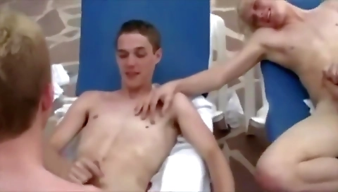 Sexy chick is an awesome cock sucking