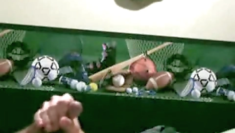 Sexy blonde babe masturbat glisten on cam