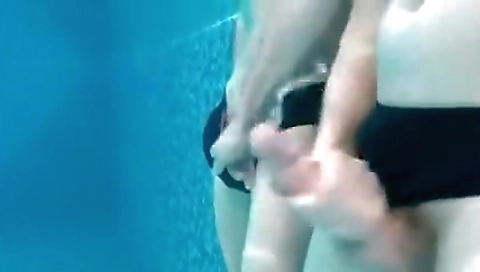 Milfan spoinat curta on the beach