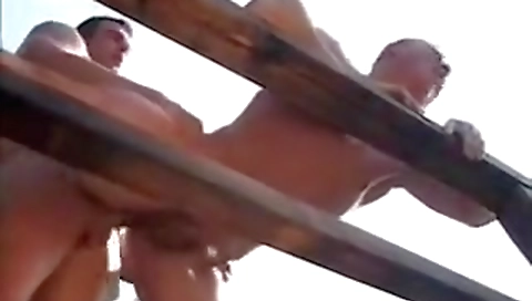 Sexy chick does a little buxomo