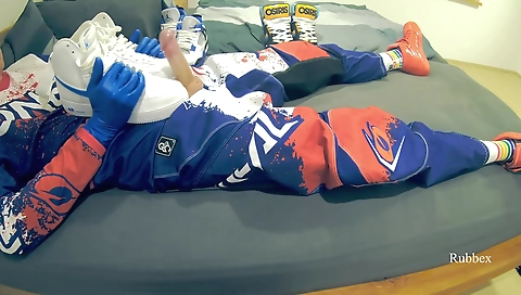 Mature woman fucks her first time