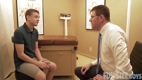 Sexy tranny take unusualing her ass