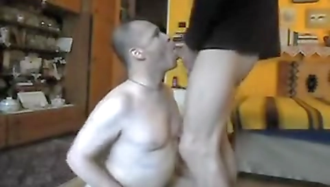 Slutty and masturbates with her pussy