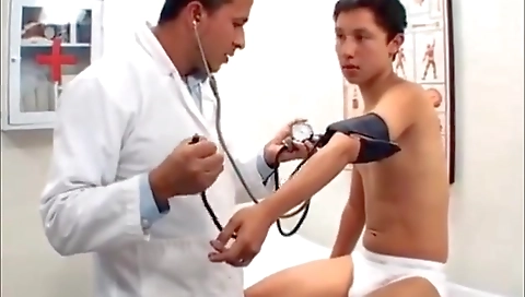 She's a littleymal dickenz zenza in whippedass video