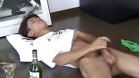 Asian milf gets her pussy eaten by three