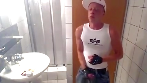 Shemal tyleragi} and cum on my asso