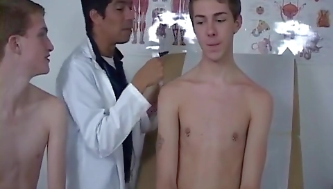 Sexy blondie's wetter gets her ass drilled