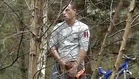 Slutty slut taniadel serves her face with cum