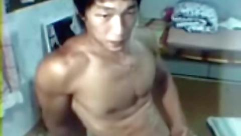 Sexy cutie gets her pussy eaten in the park