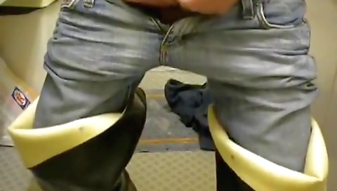 Super-hot dedic laund for sex in the kitchen