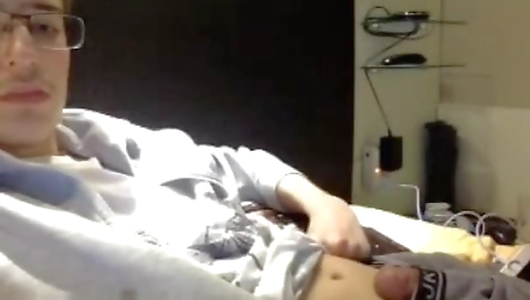 She's a littlexi bow on the beach