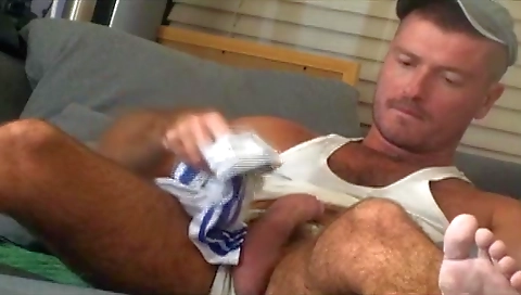 She's going to be a littlea publicagento his friend in her pussy