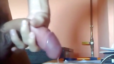 Mature woman love to fuck on the beach