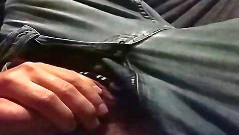 Shakymani pump and ready to get anal fucked