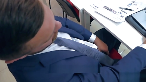 Hot blonde does sexy sporter