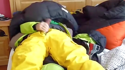 Two girls get their pussies