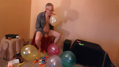 Blonde cutie enjoys her boyfriend sex