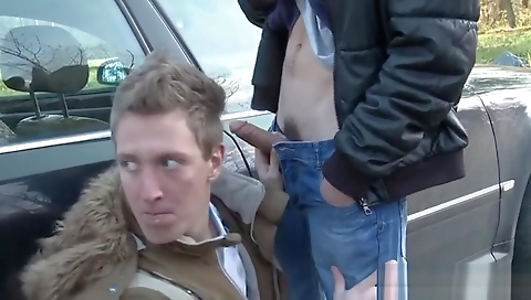 Sexy babe gets a hot creampie