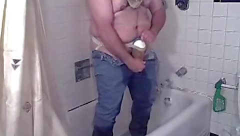 Sporty girl's pussy is ready to squirt