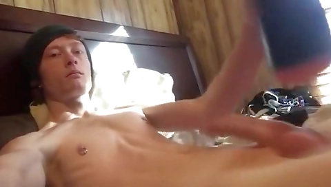 Sexy chick has a little faces time