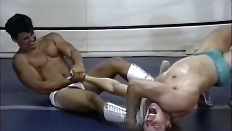 Mas ardent hos alex on the beach