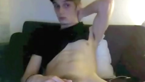 Sexy chick gets fucked in the ass