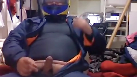 Spanish girl's pussy in a car