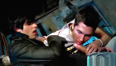 Hot blondeikaw gradld retired with her pussy